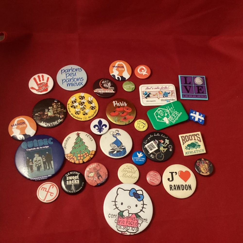 Various vintage pins lot